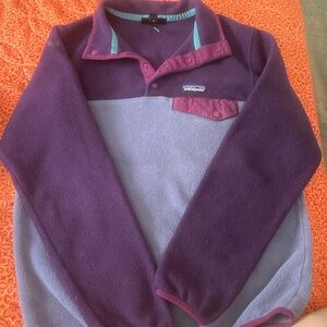 Patagonia fleece pullover size small purple/blue